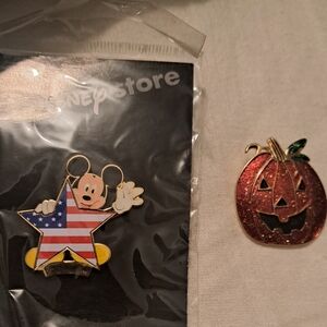 Mickey & Pumpkin Pin